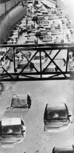 Figure 3.4.1.3. Inondation de l'autoroute Décarie - Pluie torrentielle à Montréal (14 juillet 1987)
