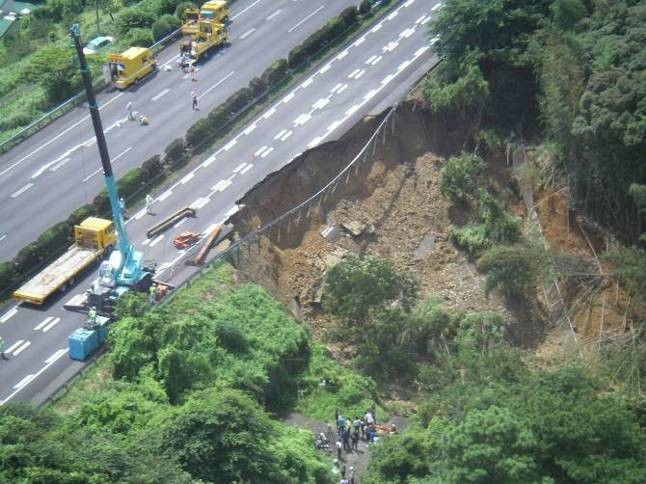 Figure 3.3.2.1 Road slope failure (2010 Makinohara slope failure)