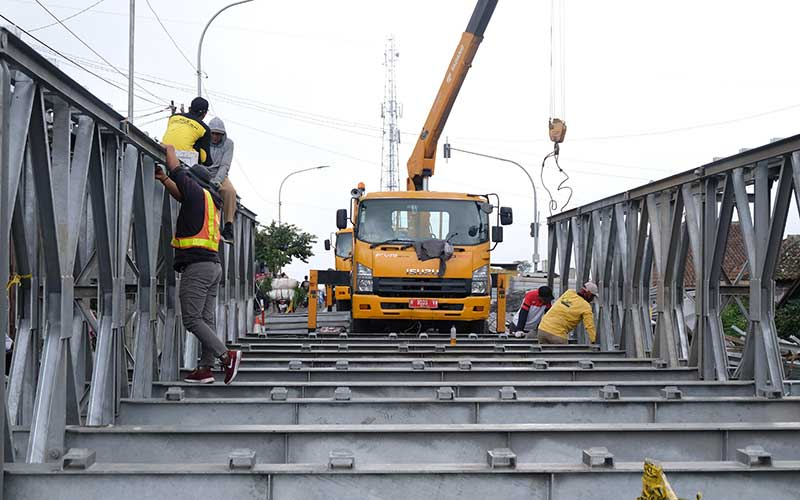 Figure. 4.1.6 Bailey Bridge construction on Temanggung, Central Java, Indonesia (April 6th 2020)
