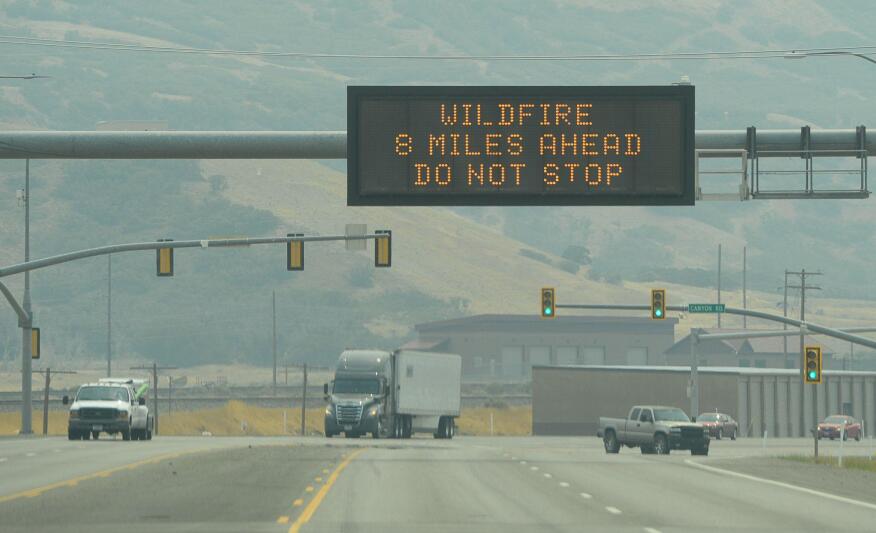 Figure 4.4.3-2 Dynamic message sign assisting evacuees during a wildfire
