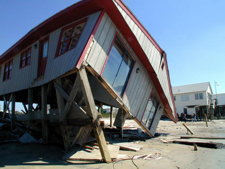 Figure 4.4.5.5 Damage to residential structure caused by storm surge